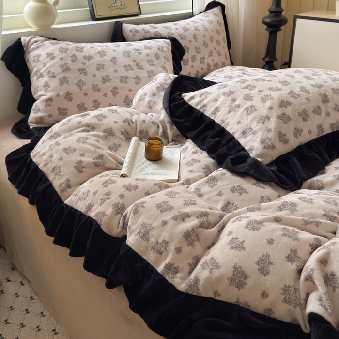 91家纺网 家纺一手货源 找家纺 2025新款赫本风牛奶绒-花边款四件套 花边款-繁花