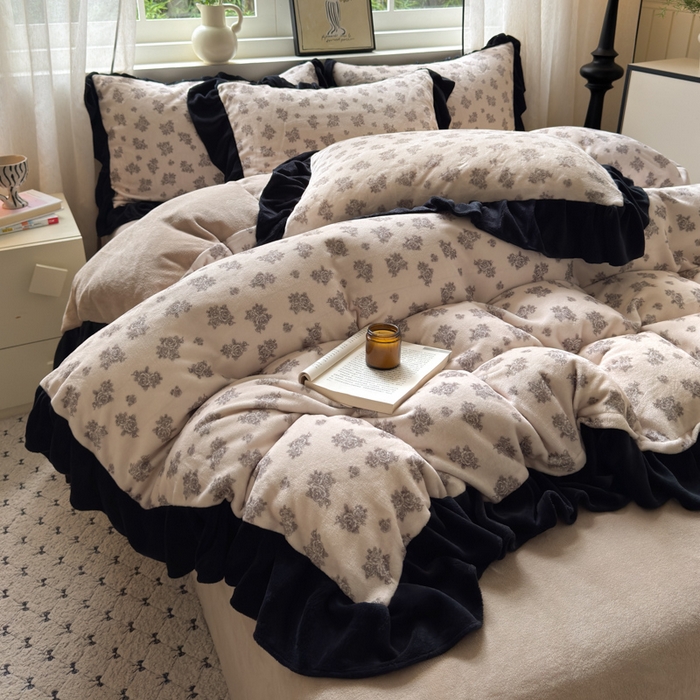 91家纺网 家纺一手货源 找家纺 2025新款赫本风牛奶绒-花边款四件套 花边款-繁花