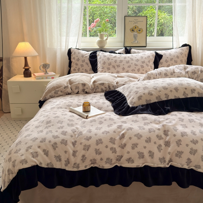 91家纺网 家纺一手货源 找家纺 2025新款赫本风牛奶绒-花边款四件套 花边款-繁花