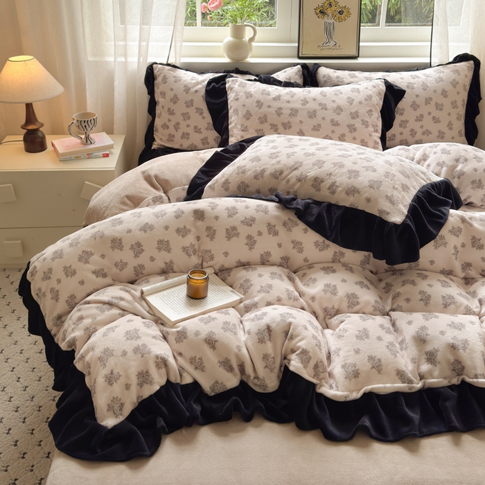 91家纺网 家纺一手货源 找家纺 2025新款赫本风牛奶绒-花边款四件套 花边款-繁花