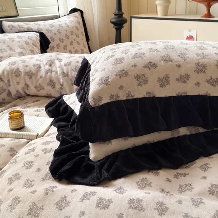 91家纺网 家纺一手货源 找家纺 2025新款赫本风牛奶绒-花边款四件套 花边款-繁花