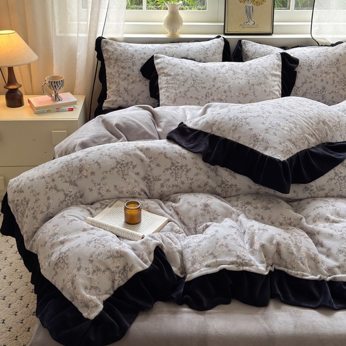 91家纺网 家纺一手货源 找家纺 2025新款赫本风牛奶绒-花边款四件套 花边款-盛开