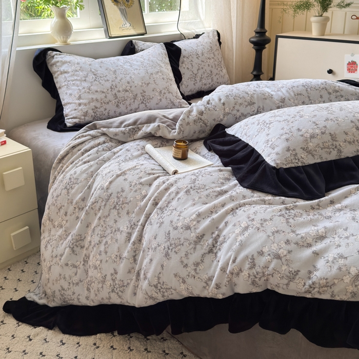 91家纺网 家纺一手货源 找家纺 2025新款赫本风牛奶绒-花边款四件套 花边款-盛开