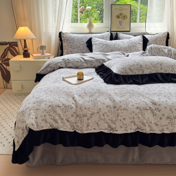 91家纺网 家纺一手货源 找家纺 2025新款赫本风牛奶绒-花边款四件套 花边款-盛开