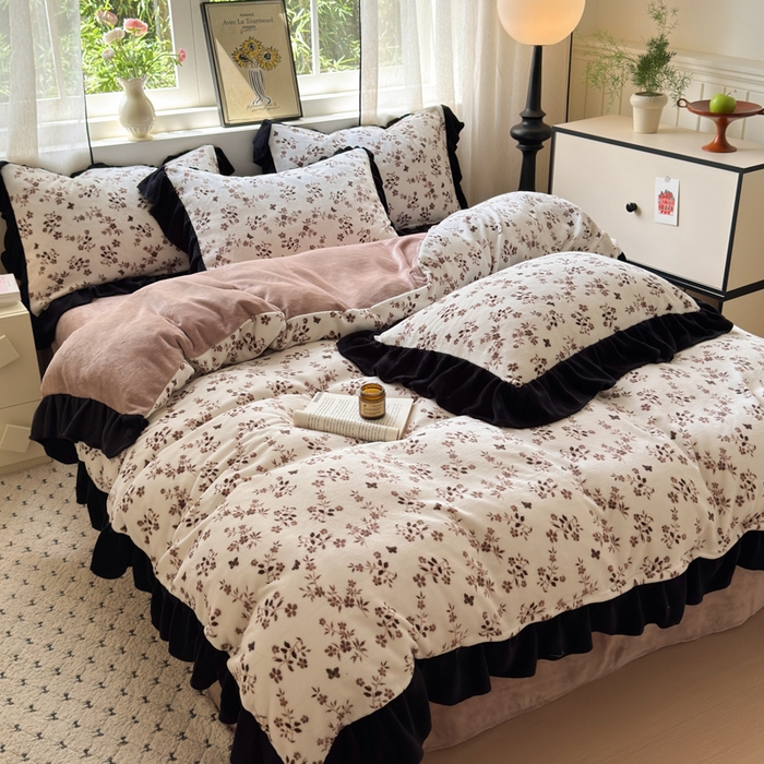 91家纺网 家纺一手货源 找家纺 2025新款赫本风牛奶绒-花边款四件套 花边款-枝花