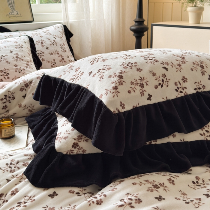 91家纺网 家纺一手货源 找家纺 2025新款赫本风牛奶绒-花边款四件套 花边款-枝花