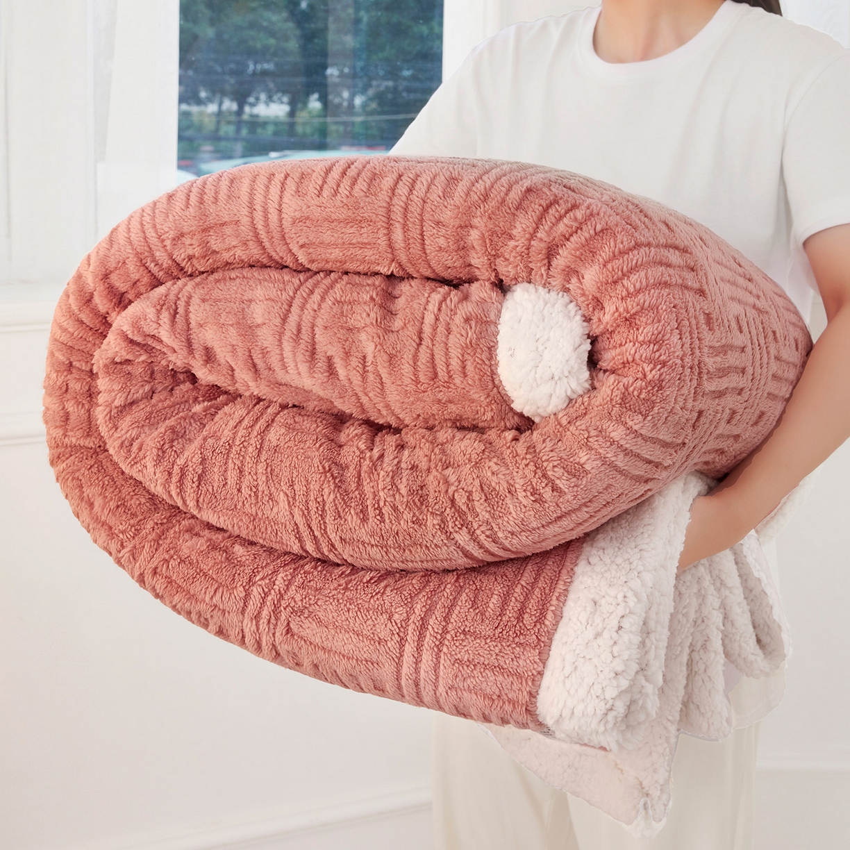 91家纺网 家纺一手货源 找家纺 肖恩毯业 2025新款提花舒棉绒羊羔绒毛毯 桃粉色