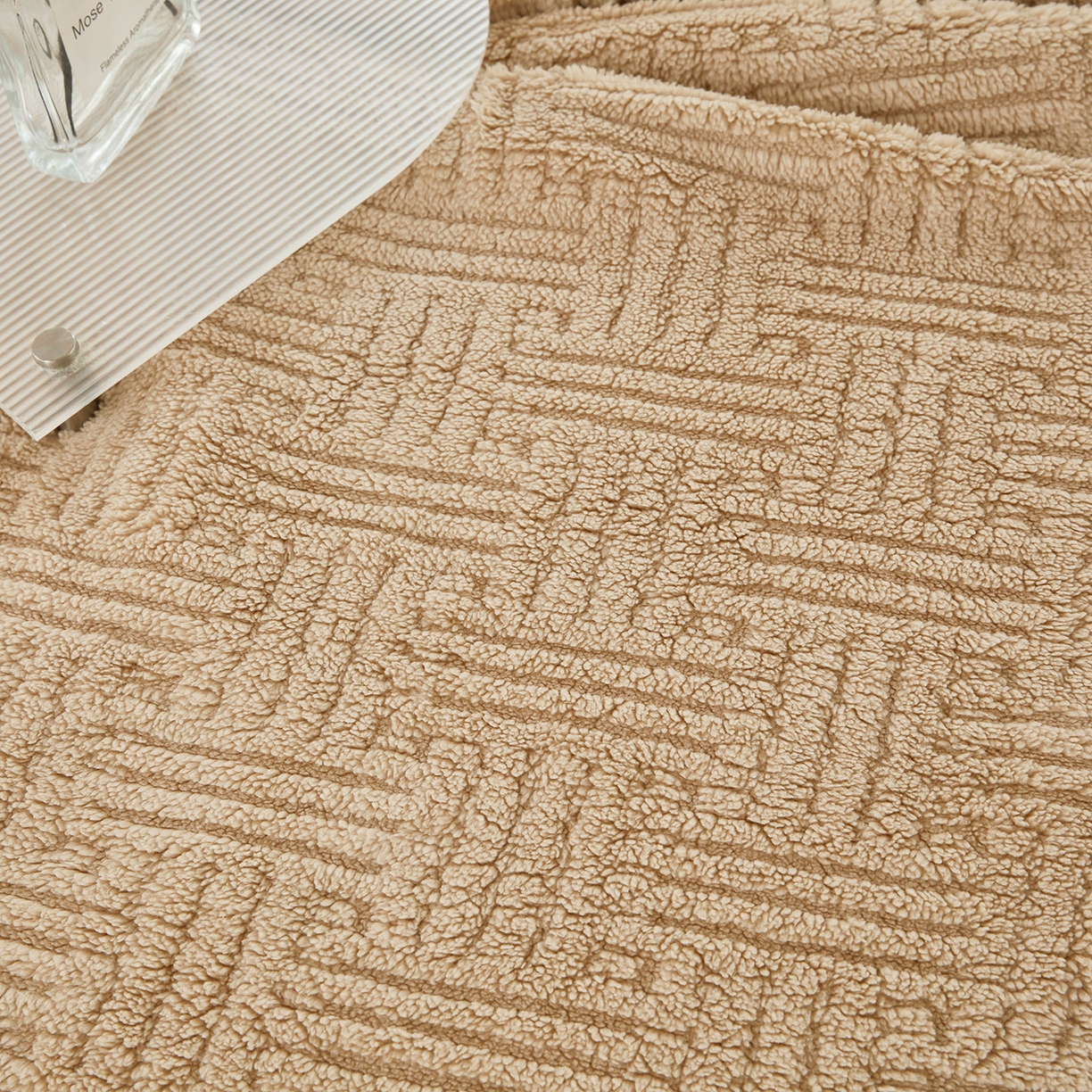 91家纺网 家纺一手货源 找家纺 肖恩毯业 2025新款提花舒棉绒羊羔绒毛毯 深卡其