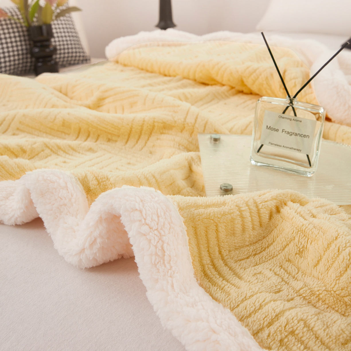 91家纺网 家纺一手货源 找家纺 肖恩毯业 2025新款提花舒棉绒羊羔绒毛毯 稻香黄