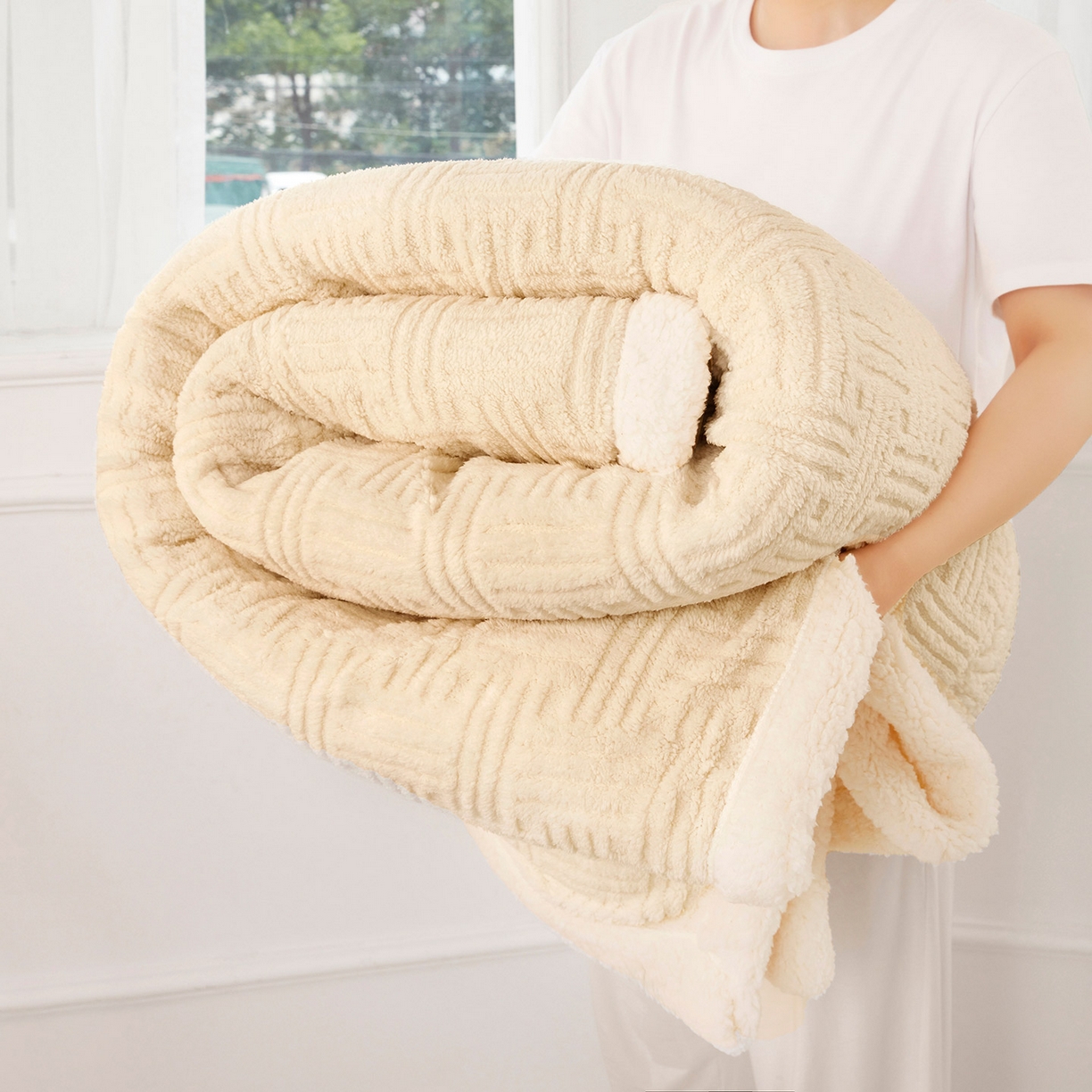 91家纺网 家纺一手货源 找家纺 肖恩毯业 2025新款提花舒棉绒羊羔绒毛毯 暖米杏