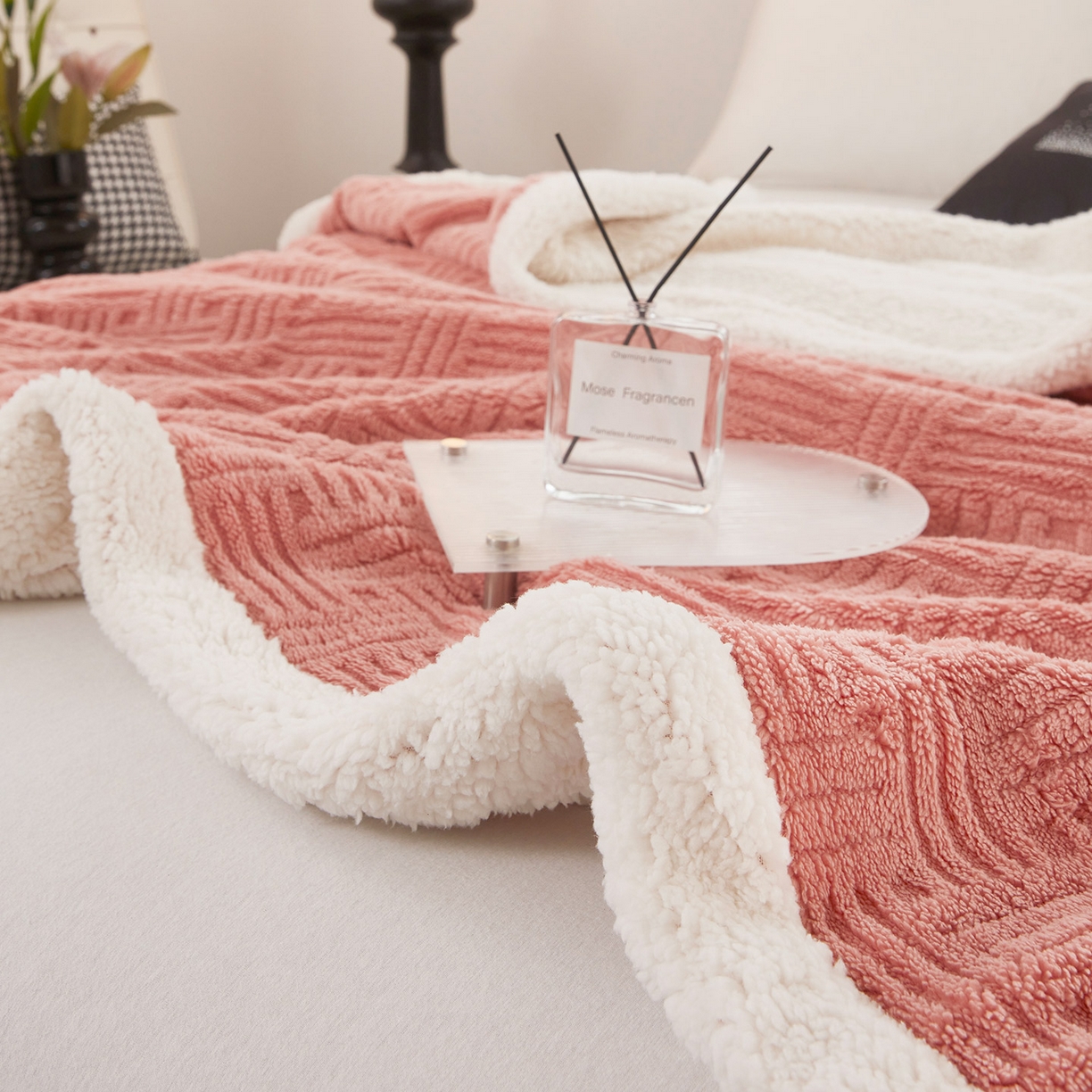 91家纺网 家纺一手货源 找家纺 肖恩毯业 2025新款提花舒棉绒羊羔绒毛毯 桃粉色