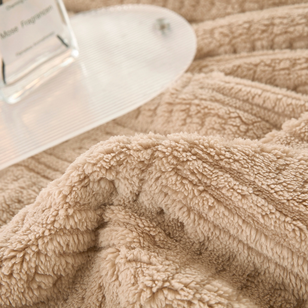 91家纺网 家纺一手货源 找家纺 肖恩毯业 2025新款提花舒棉绒羊羔绒毛毯 深卡其