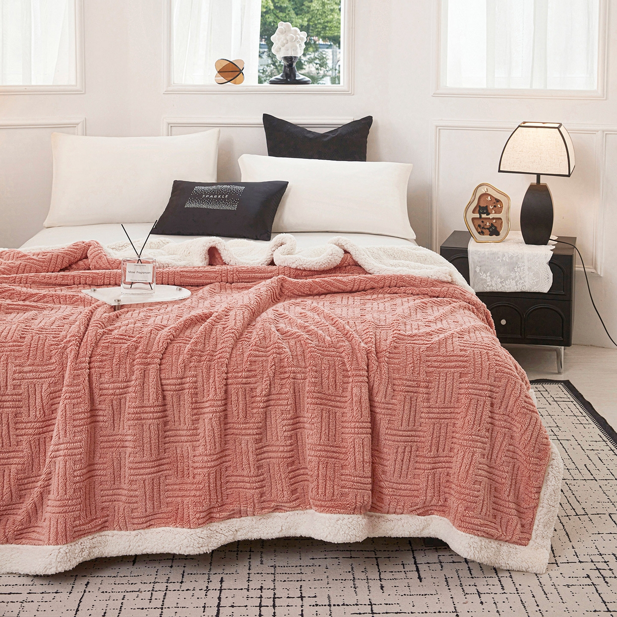 91家纺网 家纺一手货源 找家纺 肖恩毯业 2025新款提花舒棉绒羊羔绒毛毯 桃粉色