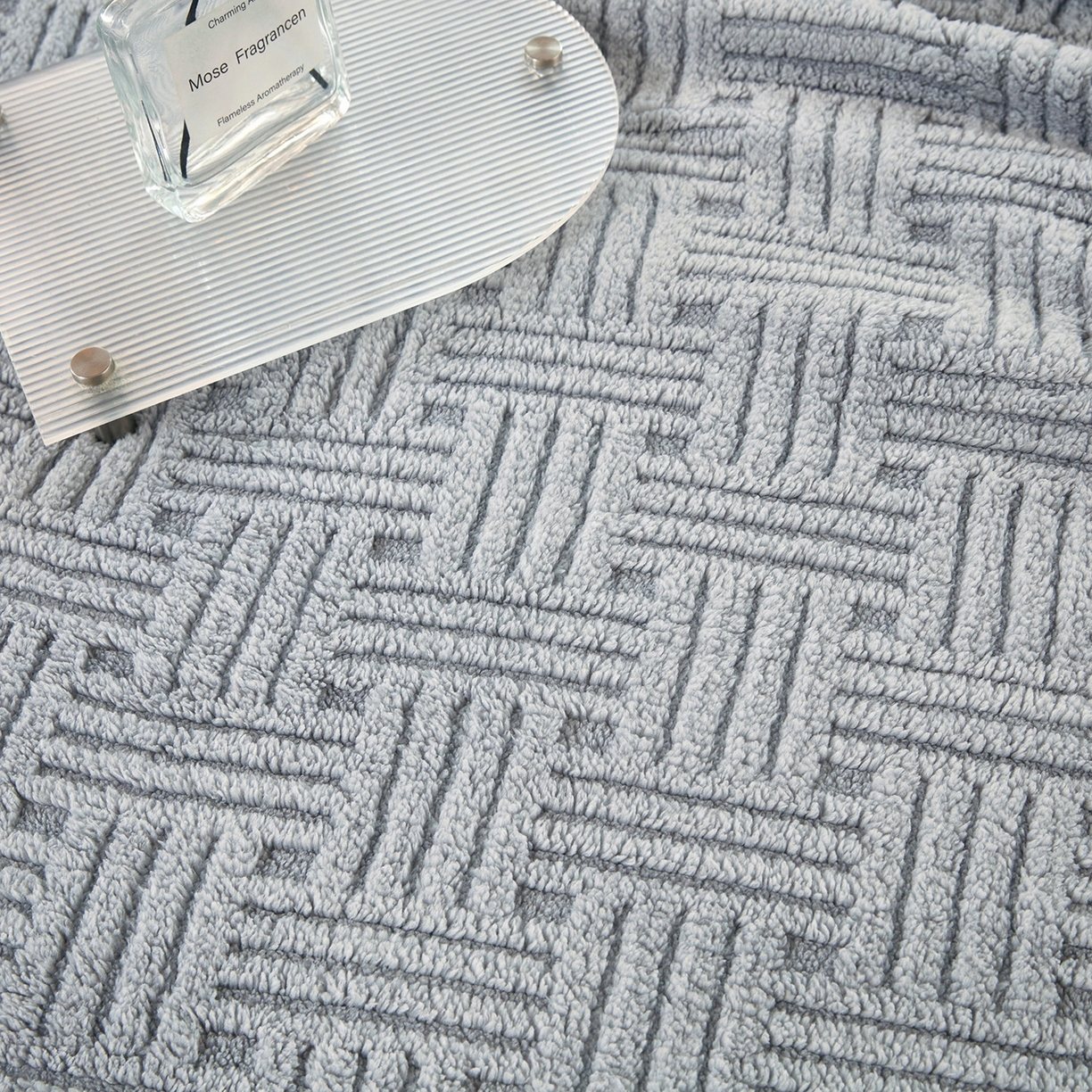 91家纺网 家纺一手货源 找家纺 肖恩毯业 2025新款提花舒棉绒羊羔绒毛毯 冰川灰