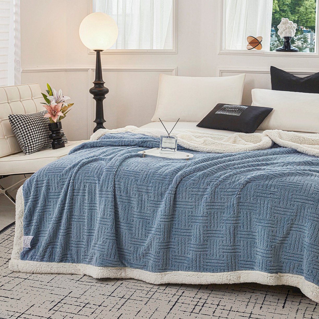 91家纺网 家纺一手货源 找家纺 肖恩毯业 2025新款提花舒棉绒羊羔绒毛毯 贵族蓝