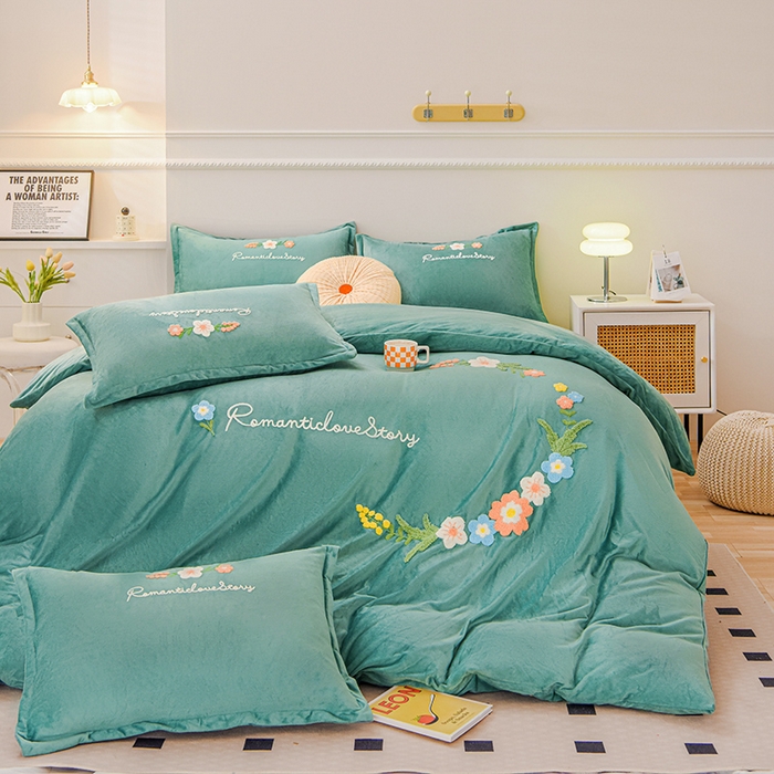 91家纺网 家纺一手货源 找家纺 提花大世界 2025新款宝宝绒绣花款牛奶绒婴儿绒保暖四件套 菲尼-水绿