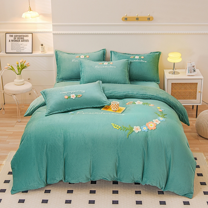 91家纺网 家纺一手货源 找家纺 提花大世界 2025新款宝宝绒绣花款牛奶绒婴儿绒保暖四件套 菲尼-水绿