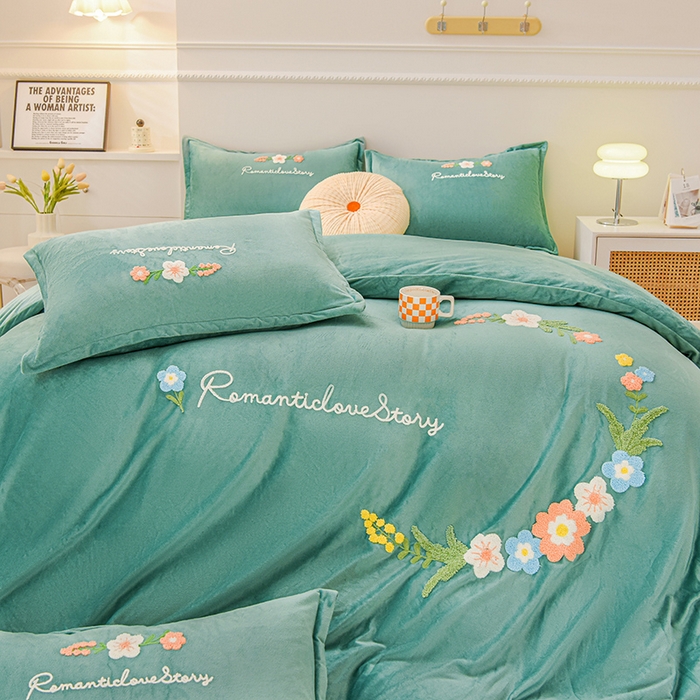 91家纺网 家纺一手货源 找家纺 提花大世界 2025新款宝宝绒绣花款牛奶绒婴儿绒保暖四件套 菲尼-水绿