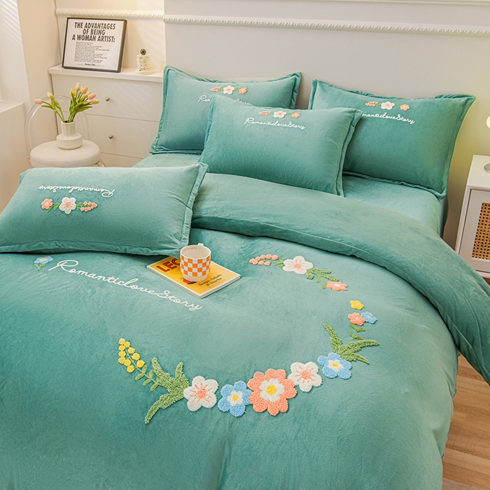 91家纺网 家纺一手货源 找家纺 提花大世界 2025新款宝宝绒绣花款牛奶绒婴儿绒保暖四件套 菲尼-水绿