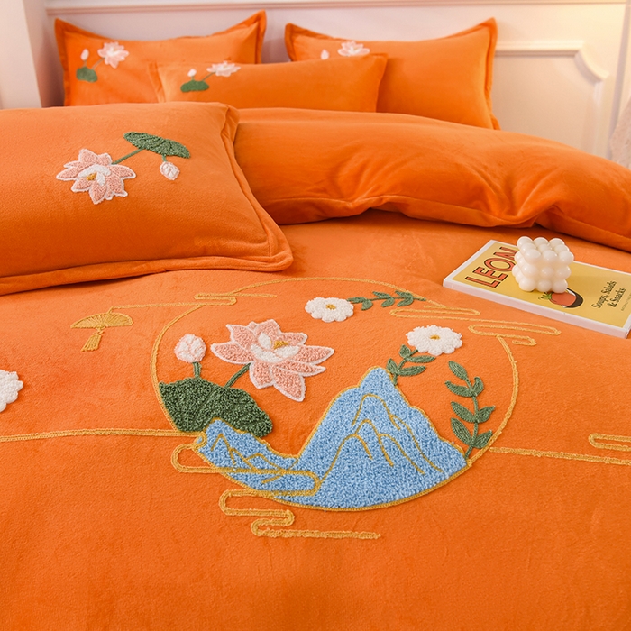91家纺网 家纺一手货源 找家纺 提花大世界 2025新款宝宝绒绣花款牛奶绒婴儿绒保暖四件套 花辰月夕-橘色