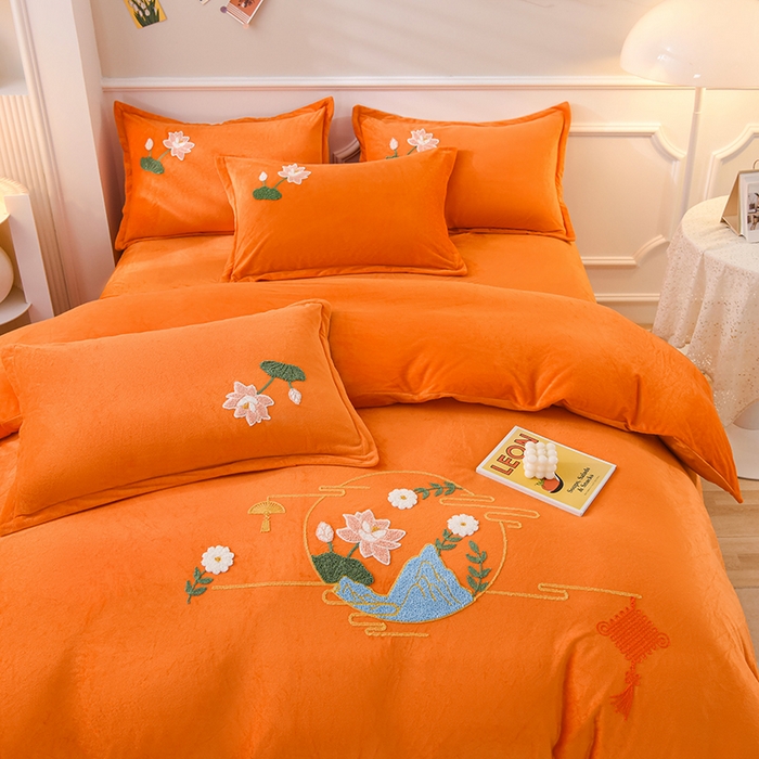 91家纺网 家纺一手货源 找家纺 提花大世界 2025新款宝宝绒绣花款牛奶绒婴儿绒保暖四件套 花辰月夕-橘色