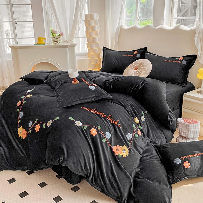 91家纺网 家纺一手货源 找家纺 提花大世界 2025新款宝宝绒绣花款牛奶绒婴儿绒保暖四件套 花之隐逸-赫本风