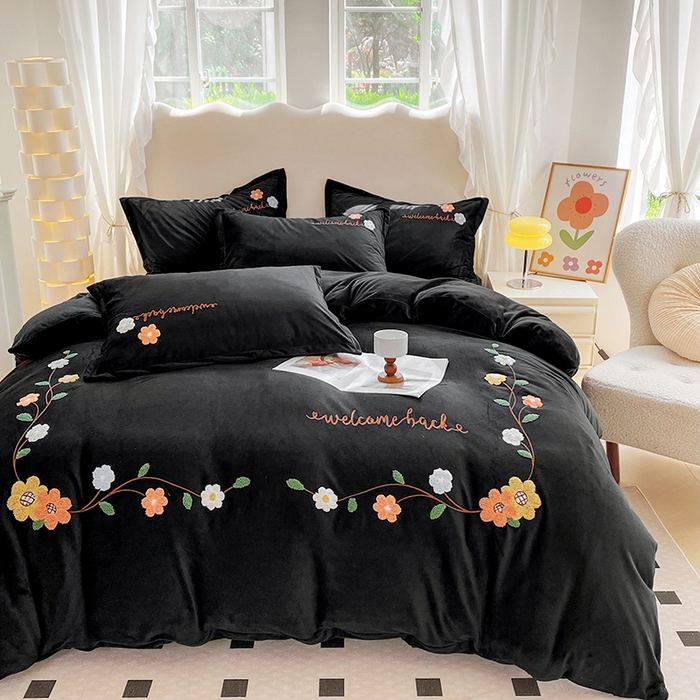 91家纺网 家纺一手货源 找家纺 提花大世界 2025新款宝宝绒绣花款牛奶绒婴儿绒保暖四件套 花之隐逸-赫本风