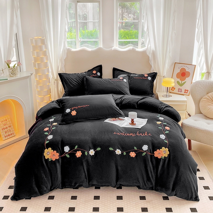 91家纺网 家纺一手货源 找家纺 提花大世界 2025新款宝宝绒绣花款牛奶绒婴儿绒保暖四件套 花之隐逸-赫本风