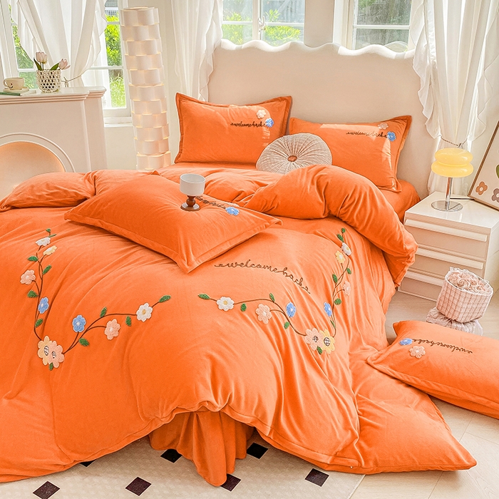 91家纺网 家纺一手货源 找家纺 提花大世界 2025新款宝宝绒绣花款牛奶绒婴儿绒保暖四件套 花之隐逸-橘色