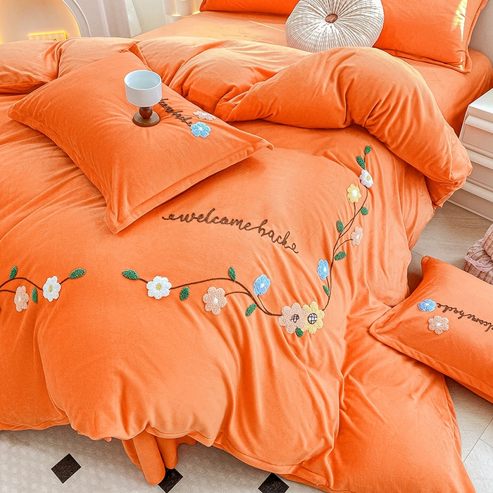 91家纺网 家纺一手货源 找家纺 提花大世界 2025新款宝宝绒绣花款牛奶绒婴儿绒保暖四件套 花之隐逸-橘色