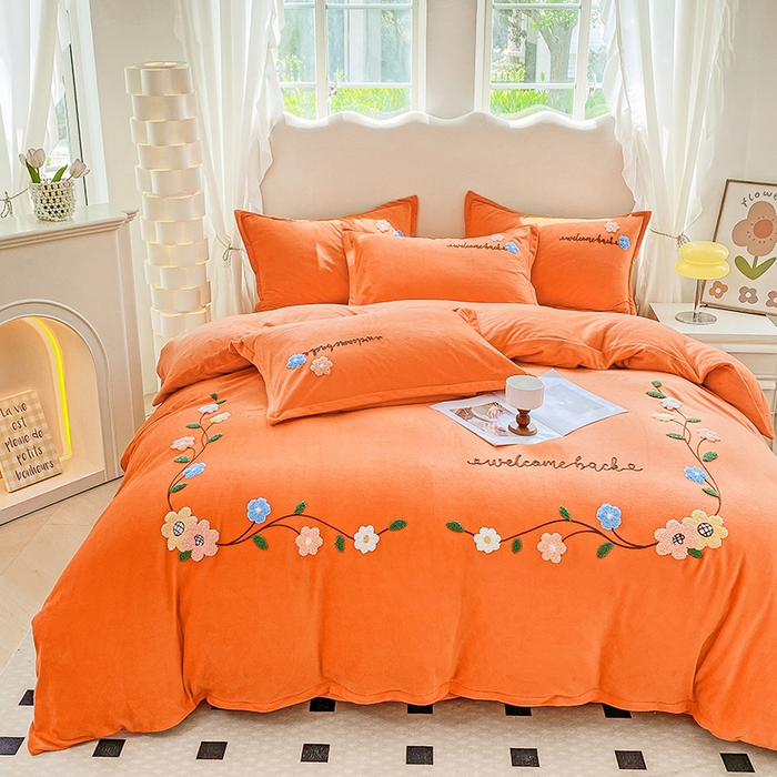 91家纺网 家纺一手货源 找家纺 提花大世界 2025新款宝宝绒绣花款牛奶绒婴儿绒保暖四件套 花之隐逸-橘色