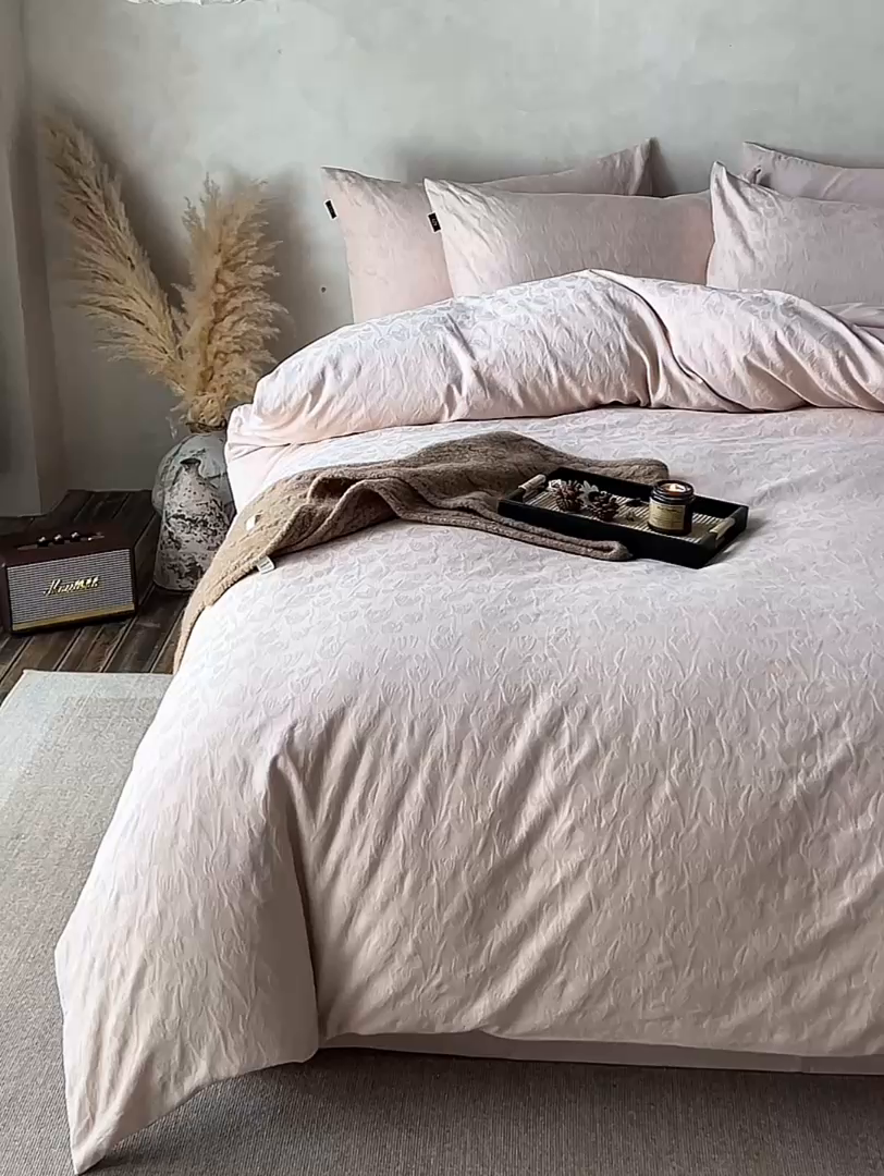 91家纺网 家纺一手货源 找家纺 （总）禾时 2025新款60s轻奢提花磨毛四件套-郁见春色