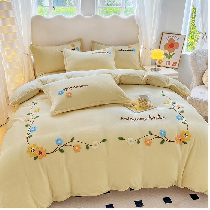 91家纺网 家纺一手货源 找家纺 提花大世界 2025新款宝宝绒绣花款牛奶绒婴儿绒保暖四件套 花之隐逸-奶白