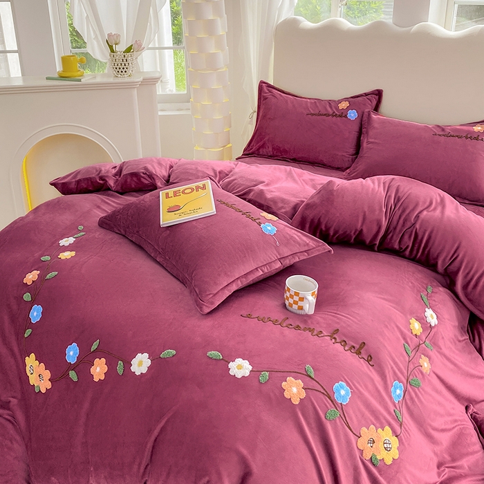 91家纺网 家纺一手货源 找家纺 提花大世界 2025新款宝宝绒绣花款牛奶绒婴儿绒保暖四件套 花之隐逸-深豆沙