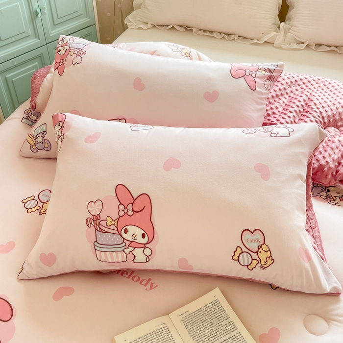 91家纺网 家纺一手货源 找家纺 心卓 2025年新款直播三丽鸥针织棉豆豆被冬被加厚子被芯儿童学生成人款小熊美乐蒂