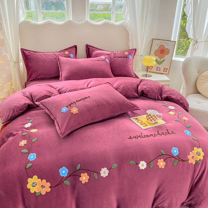 91家纺网 家纺一手货源 找家纺 提花大世界 2025新款宝宝绒绣花款牛奶绒婴儿绒保暖四件套 花之隐逸-深豆沙