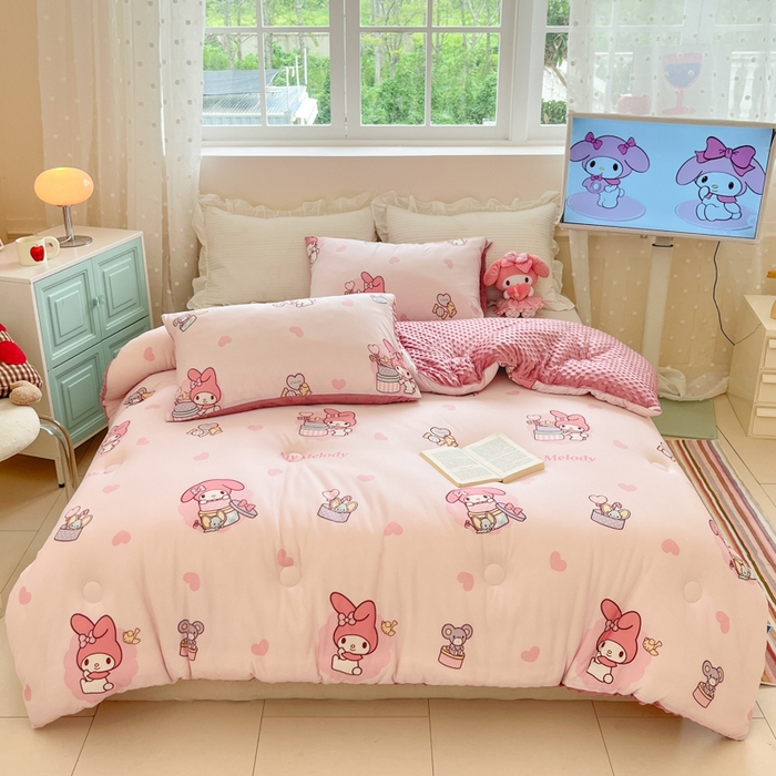 91家纺网 家纺一手货源 找家纺 心卓 2025年新款直播三丽鸥针织棉豆豆被冬被加厚子被芯儿童学生成人款小熊美乐蒂