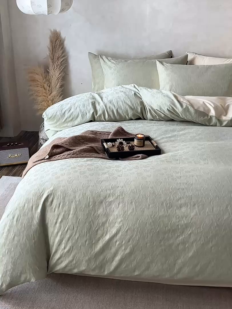 91家纺网 家纺一手货源 找家纺 禾时 2025新款60s轻奢提花磨毛四件套-郁见春色 郁见春色-竹青