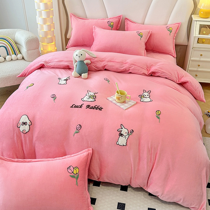 提花大世界 2025新款宝宝绒绣花款牛奶绒婴儿绒保暖四件套 兔兔花园-粉玉