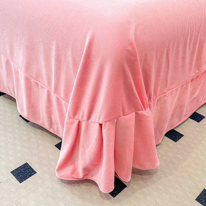 91家纺网 家纺一手货源 找家纺 提花大世界 2025新款宝宝绒绣花款牛奶绒婴儿绒保暖四件套 兔兔花园-粉玉