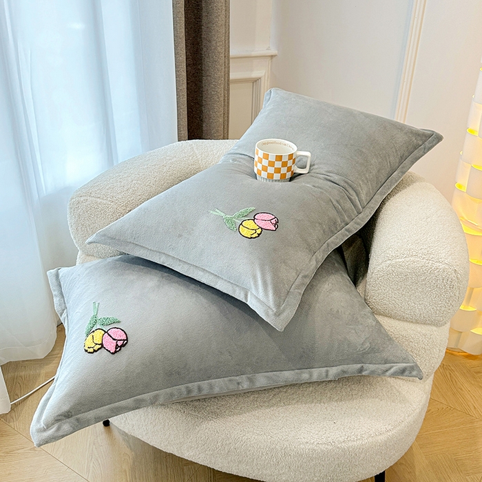 91家纺网 家纺一手货源 找家纺 提花大世界 2025新款宝宝绒绣花款牛奶绒婴儿绒保暖四件套 兔兔花园-灰色