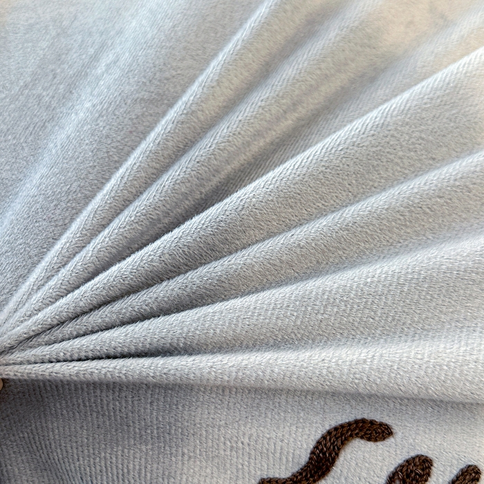 91家纺网 家纺一手货源 找家纺 提花大世界 2025新款宝宝绒绣花款牛奶绒婴儿绒保暖四件套 兔兔花园-灰色