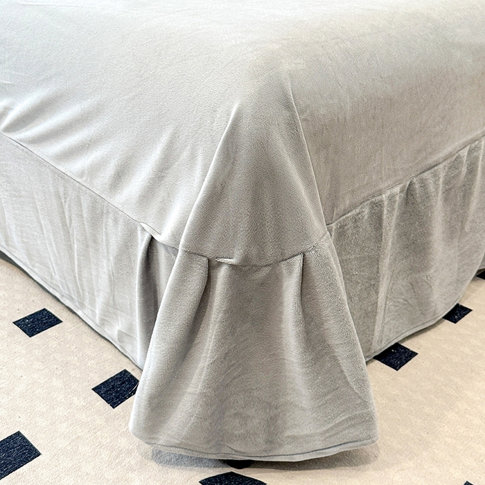 91家纺网 家纺一手货源 找家纺 提花大世界 2025新款宝宝绒绣花款牛奶绒婴儿绒保暖四件套 兔兔花园-灰色