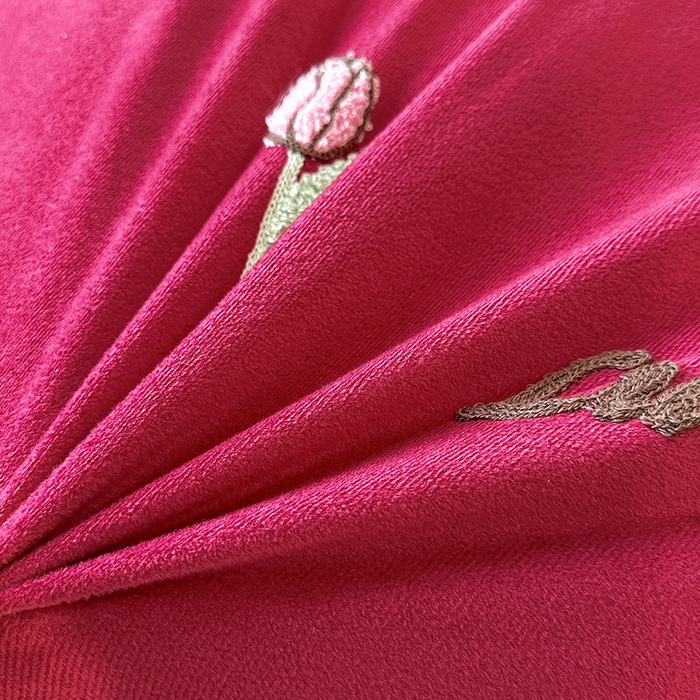 91家纺网 家纺一手货源 找家纺 提花大世界 2025新款宝宝绒绣花款牛奶绒婴儿绒保暖四件套 兔兔花园-酒红