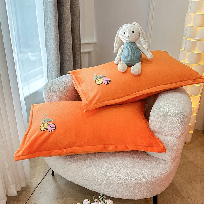 91家纺网 家纺一手货源 找家纺 提花大世界 2025新款宝宝绒绣花款牛奶绒婴儿绒保暖四件套 兔兔花园-橘色