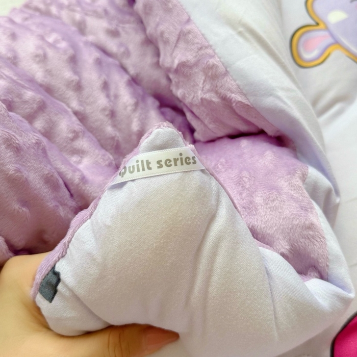 91家纺网 家纺一手货源 找家纺 心卓 2025年新款直播三丽鸥针织棉豆豆被冬被子被芯学生儿童成人款苹果库洛米