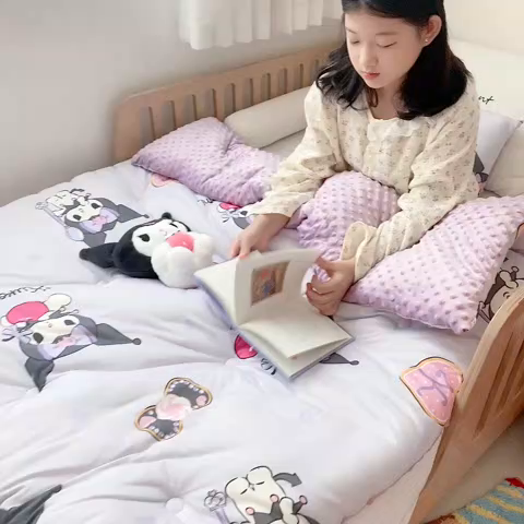 91家纺网 家纺一手货源 找家纺 心卓 2025年新款直播三丽鸥针织棉豆豆被冬被子被芯学生儿童成人款苹果库洛米