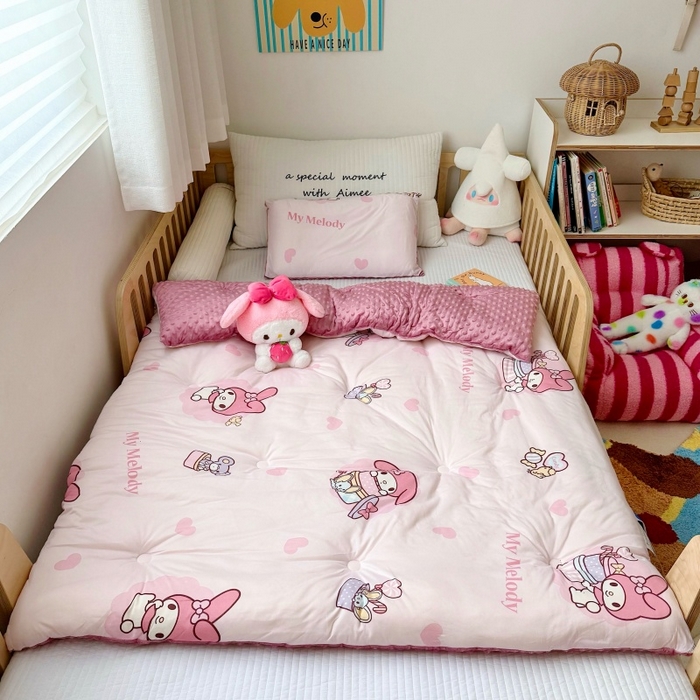 91家纺网 家纺一手货源 找家纺 心卓 2025年新款直播三丽鸥针织棉豆豆被冬被子被芯学生儿童成人款小熊美乐蒂