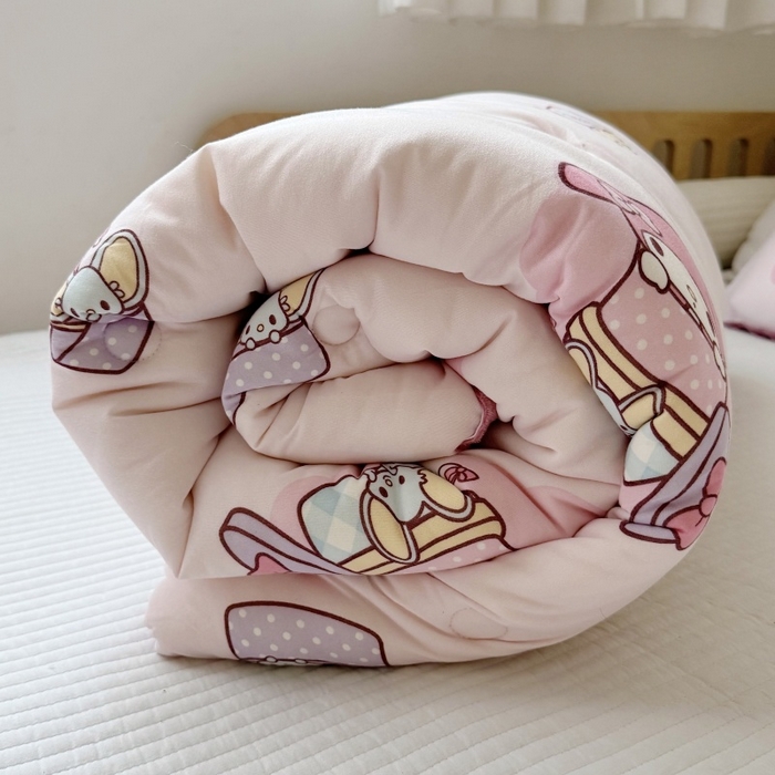 91家纺网 家纺一手货源 找家纺 心卓 2025年新款直播三丽鸥针织棉豆豆被冬被子被芯学生儿童成人款小熊美乐蒂