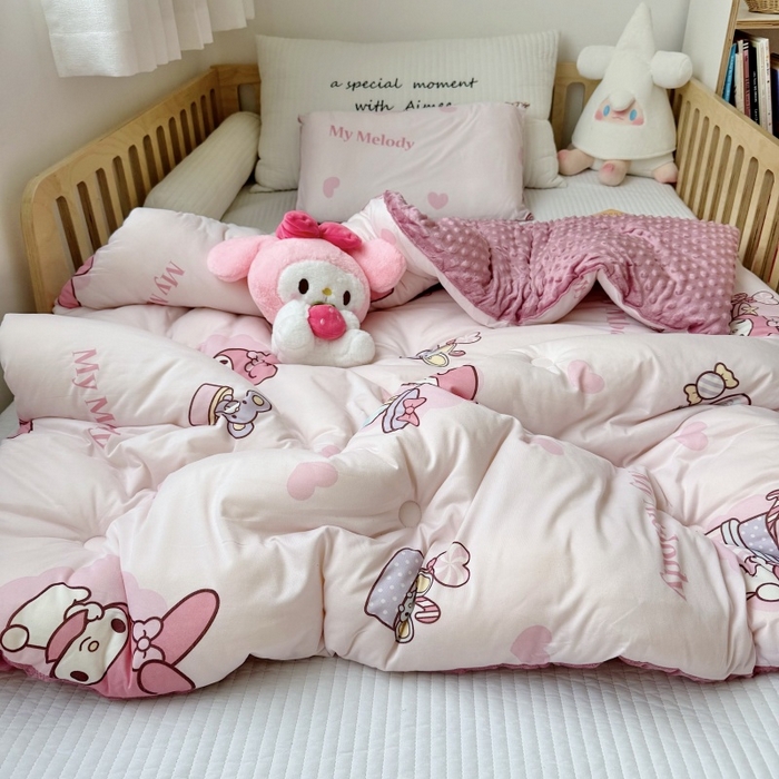 91家纺网 家纺一手货源 找家纺 心卓 2025年新款直播三丽鸥针织棉豆豆被冬被子被芯学生儿童成人款小熊美乐蒂